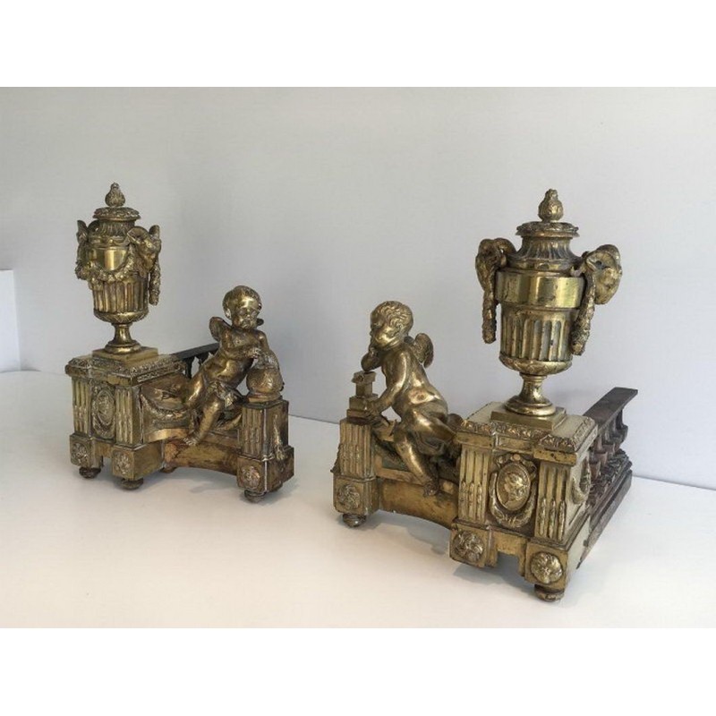 Paire de chenets en bronze ciselé figurant