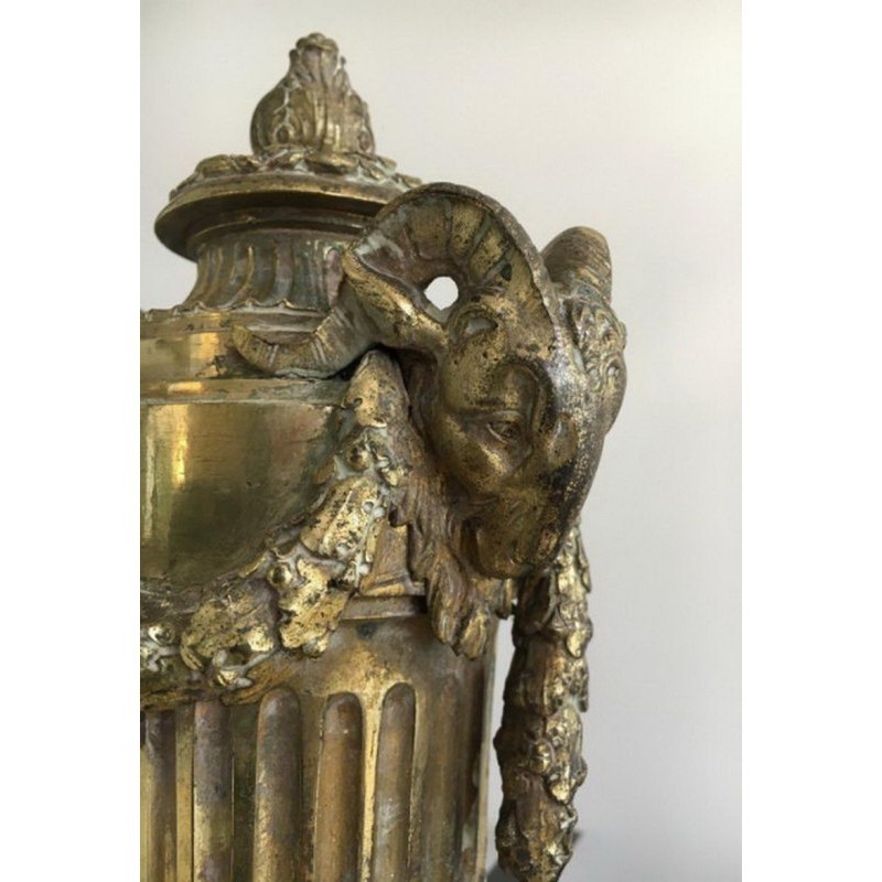 Paire de chenets en bronze ciselé figurant