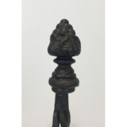 Paire de Chenets en Fer forgé Torsadés surmontés d'une Pomme de Pin