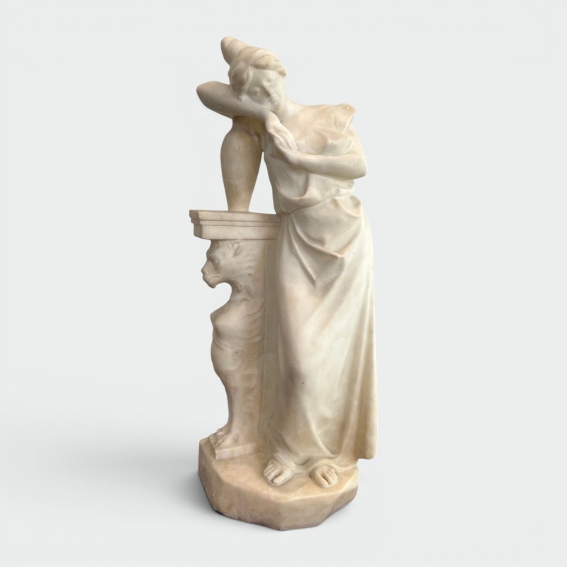 Sculpture représentant une jeune fille en marbre de Carrare