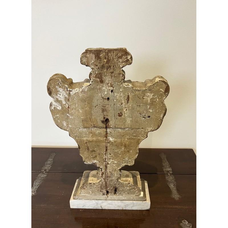 Italian Baroque Carved Gilded Wood Acanthus Finial on Marble Base, 18th Century